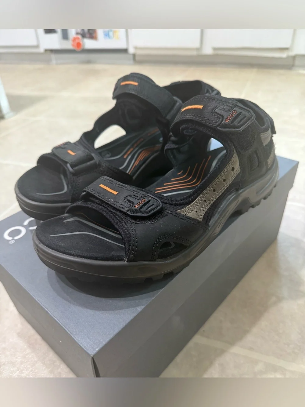 Ecco Men’s Off-road Yucatán Black and Brown Outdoor Leather Sport Sandals